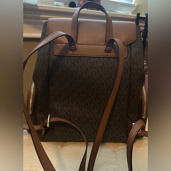 SOLD - Michael Kors Jet Set Backpack - Picture 2 of 8